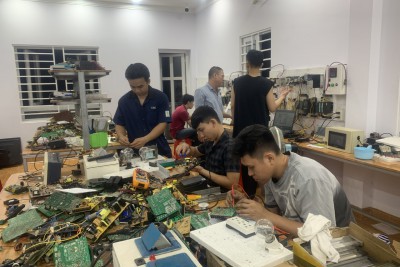 CÁC LỚP ĐIỆN TỬ TẠI TRUNG TÂM