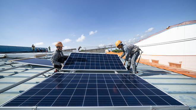day-lap-dat-sua-chua-dien-nang-luong-mat-troi-solar.jpg